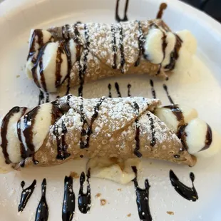Cannolis!!