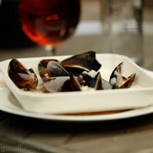 New England Menu | March 16-18 2011 | Green Peppercorn Steamed P.E.I. Mussels