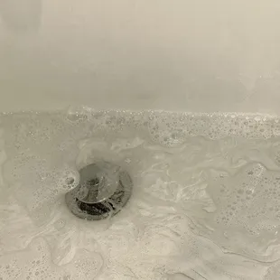 bath tub won't drain even though stopper is lifted