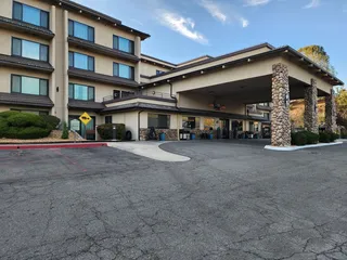Yosemite Southgate Hotel & Suites