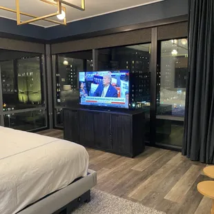 Night in the king corner room