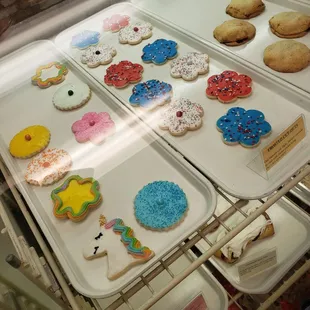 a variety of cookies