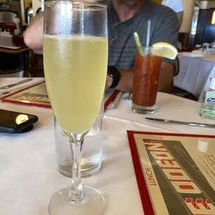 Mimosa sans orange juice ... or, limited OJ mimosa