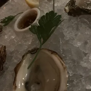 Half Dozen Island Creek Oysters* (Duxbury, Massachusetts)
