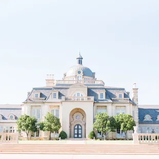 Front lawn and entrance