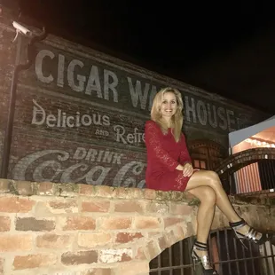 Very nice place, good mural art, located in downtown, parking on the street.
