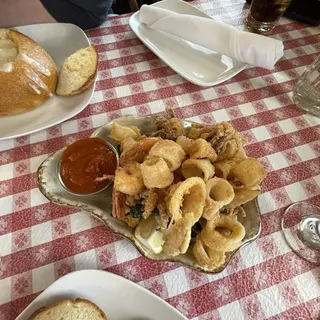 Fritto Calamari and Friends