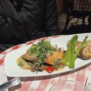 Salmon Piccata