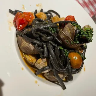 Seafood Black Linguine