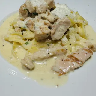 Fettuccine Alfredo