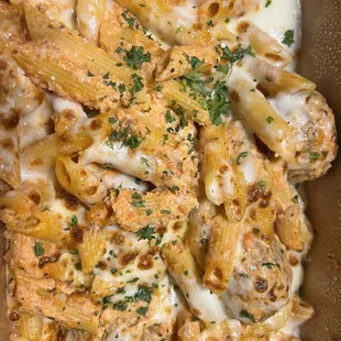 Baked penne with meatballs