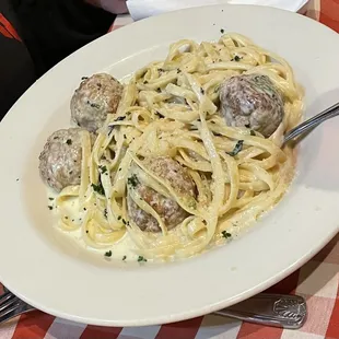 Fettuccine Alfredo with meatballs