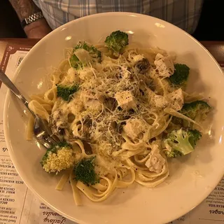 Fettuccine Alfredo