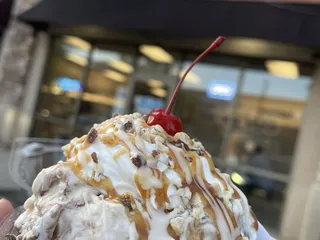 Melos Sandwich & Dessert