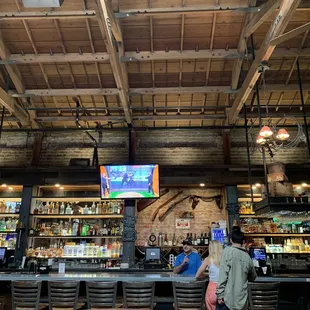 Bar/Tv situation