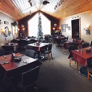 Dining room decorated for the holidays!