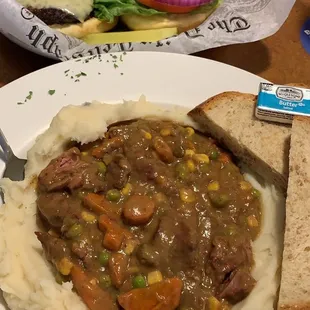 Pub burger and Shepard's Pie