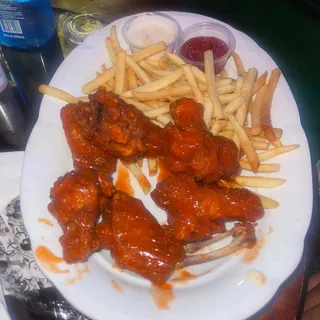 Basket of Wings with fries