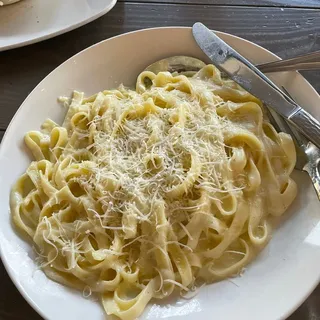 Fettuccine Alfredo
