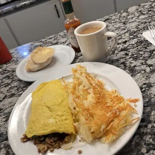 Joe's Sausage omelette, way under seasoned. 3/5