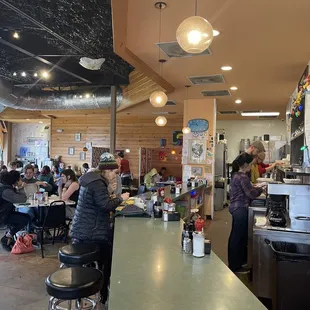 Bustling breakfast spot! Highly recommend trying this place.