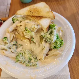 Chicken Alfredo with added broccoli