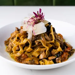 IG - @kenty_eats | fettuccine with roast duck ragu