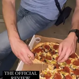 Large Pizza - pepperoni, mushroom, banana pepper