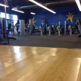 this is how empty it is at 4pm on saturday. no one around to judge you!