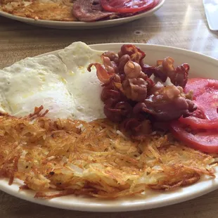 a plate of breakfast food