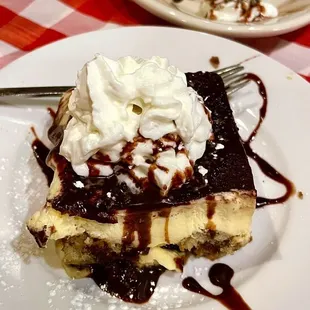 Tiramisu |Instagram @restaurant_aholic