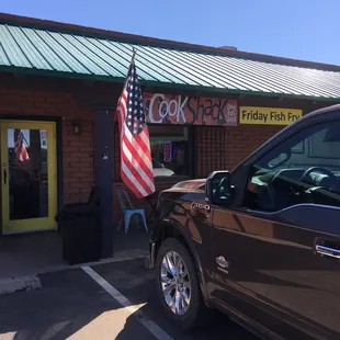 Tucked in a small shopping plaza next to The Oracle Inn.