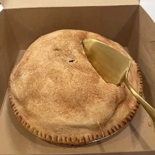 Apple pie and Pie knife we bought in the shop.