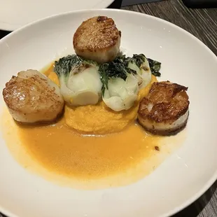 Scallops with honeynut squash, bok choy, shellfish broth