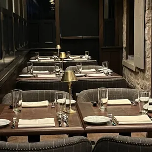 empty tables in a restaurant