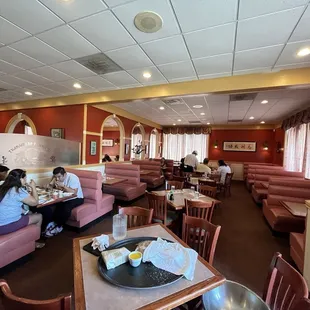 sushi and sashimi, interior