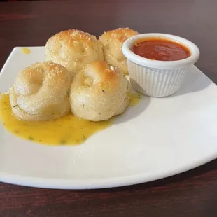 Garlic knots