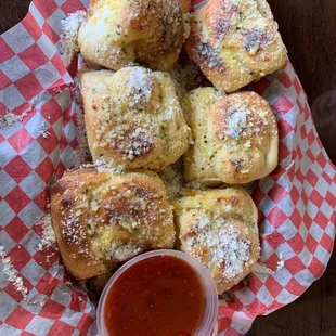 Garlic knots appetizer