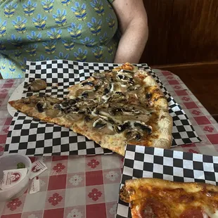 yes, is a single slice of pie wow!!!!