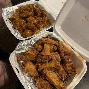 Boneless Wings (15)Bone-In Wings (13)