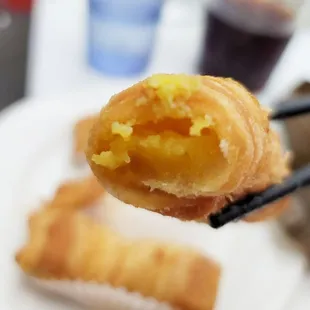 Durian puff contains egg