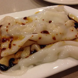 R9. Beech Mushroom Rice Roll