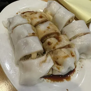 R10. Spring Roll in Rice Roll