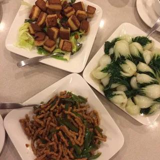 Shredded Beef with Hot Green Peppers