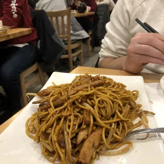 L22. Chicken Lo Mein