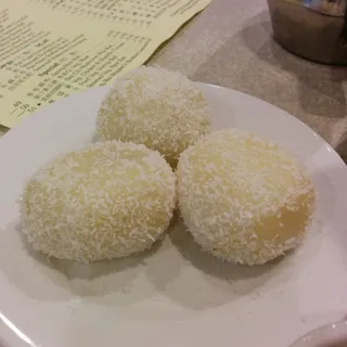 8. Sweet Sticky Rice Ball with Coconut