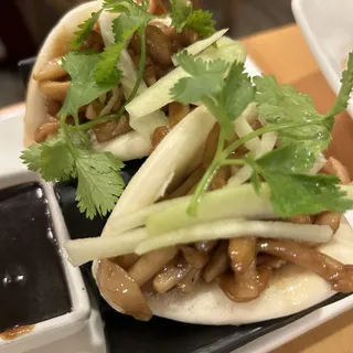 Braised Beech Mushroom Bao Buns