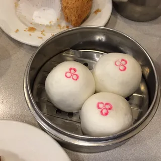 M10. Green Tea Paste Bun