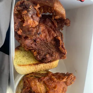 3 Pc Chicken Box combo with Mac n cheese