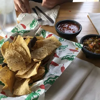 Bottomless Salsa and Homemade Chips